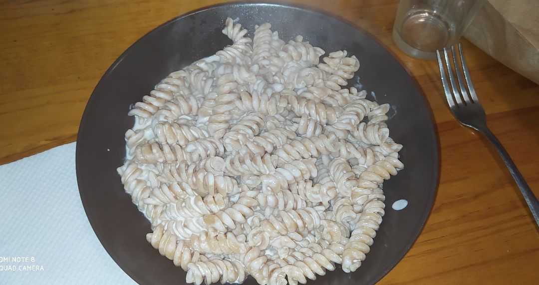 Fusilli integrales a la carbonara 