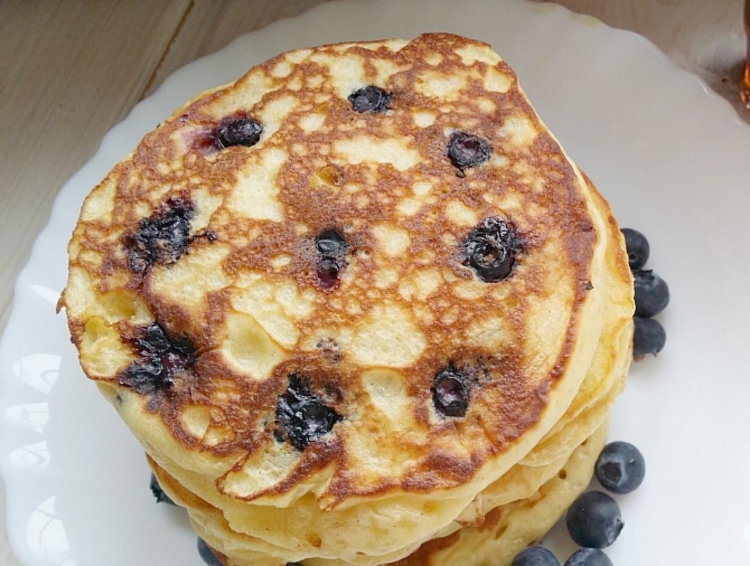 Tortitas con arándanos.