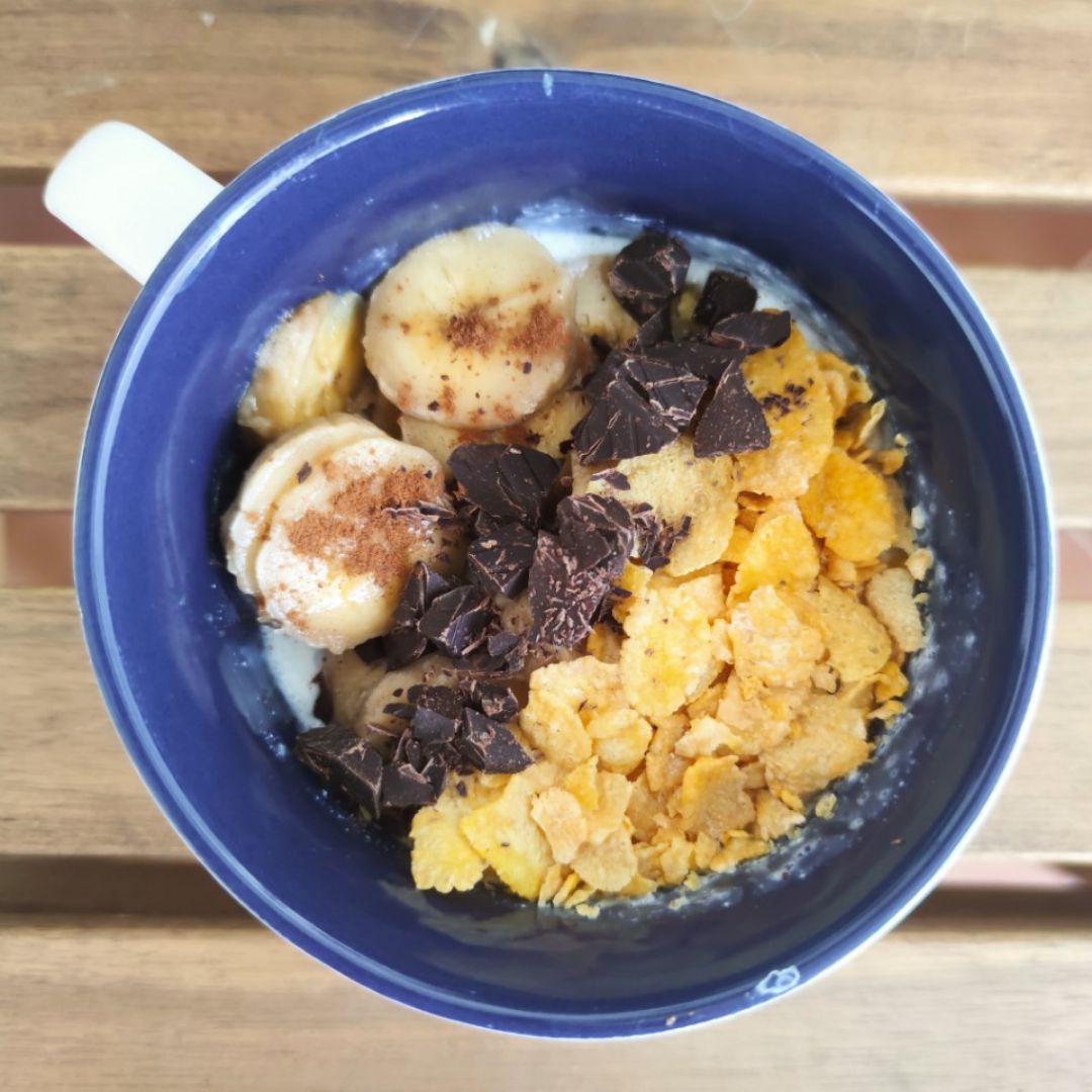 Queso batido con plátano y cereal