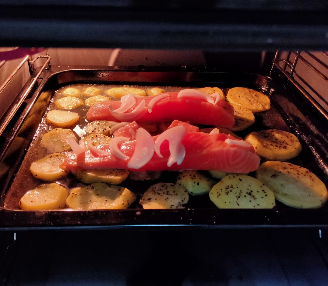 Salmón al horno. Paso 7 Salmón al horno. Paso 7