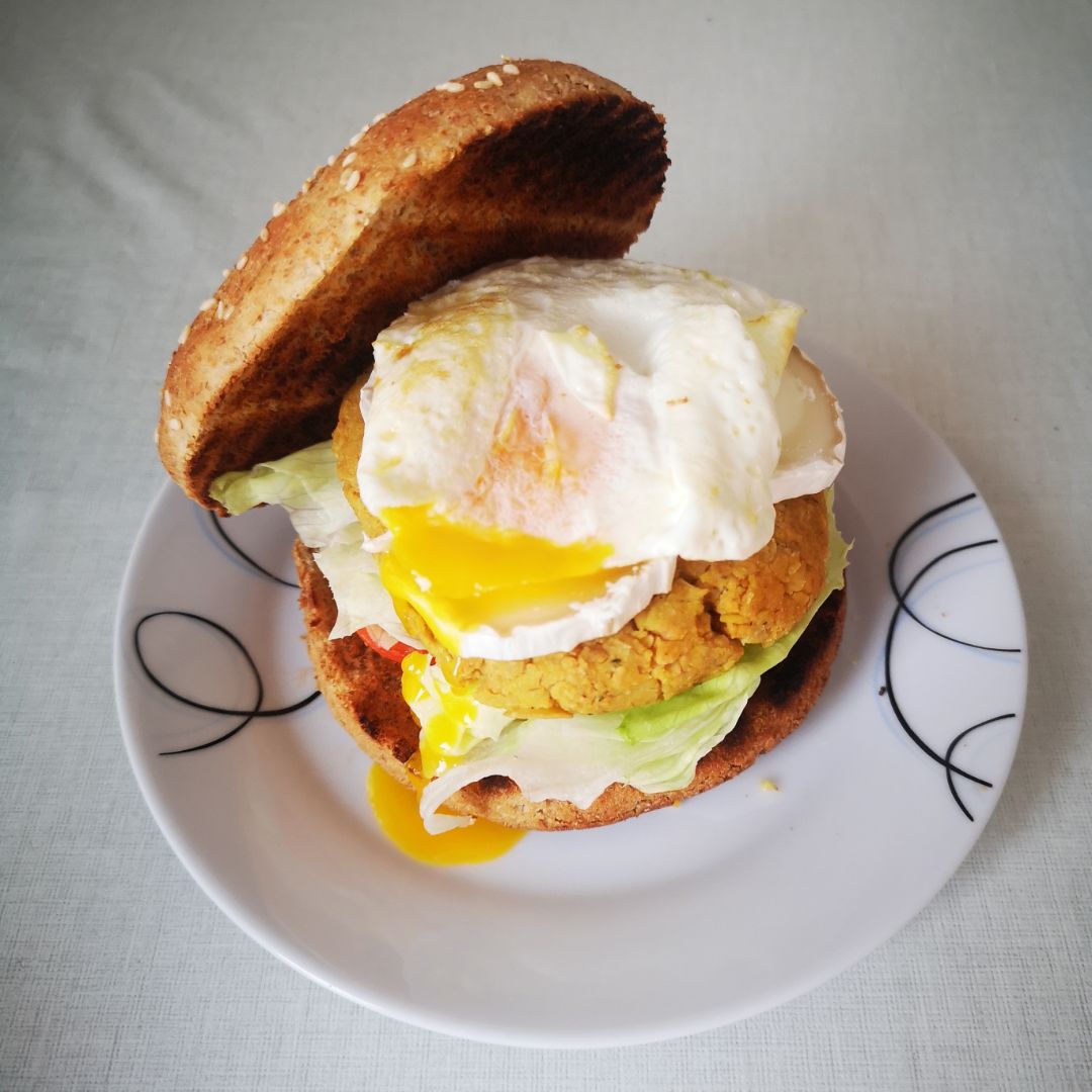 Hamburguesa de garbanzos y soja texturizada Hamburguesa de garbanzos y soja texturizada