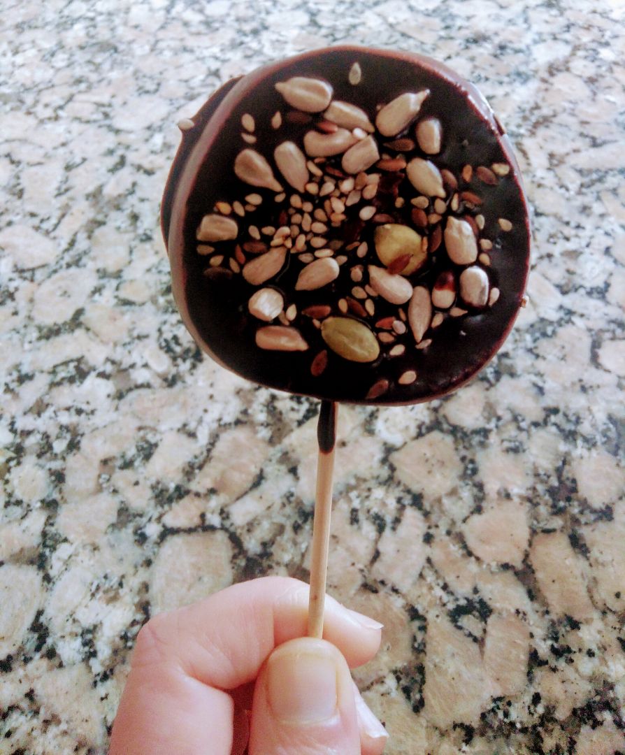 Piruletas 🍭 de manzana 🍏y chocolate 🍫( receta del maestro_ realfooder)