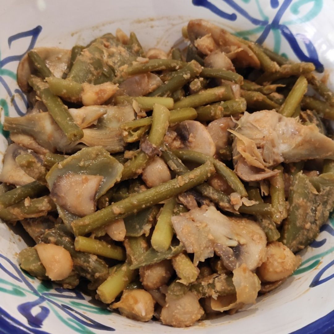 Salteado de garbanzos con verduras al toque mágico Salteado de garbanzos con verduras al toque mágico