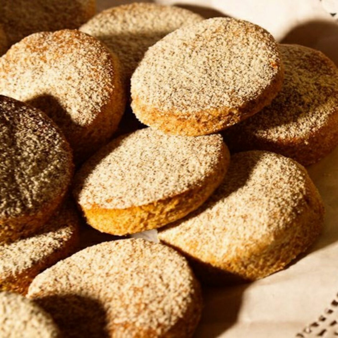 Polvorones de harina de almendra y arroz