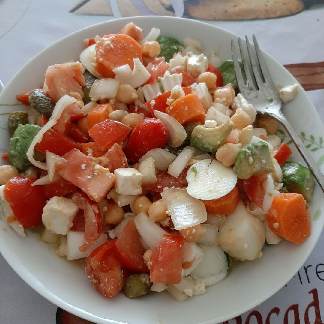 Ensalada con garbanzos Ensalada con garbanzos
