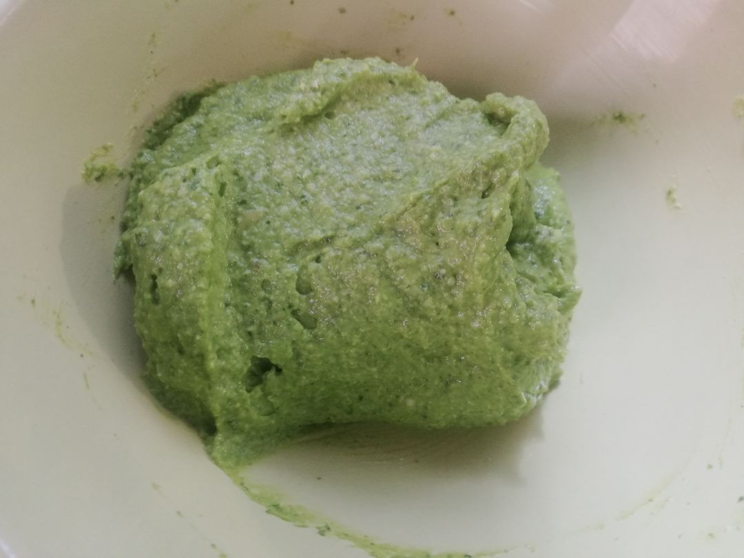 Pesto de rucula y aguacate 