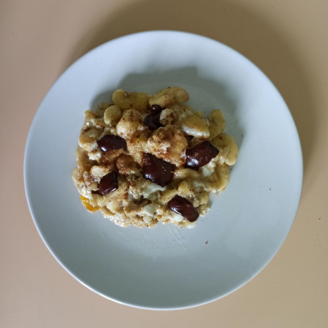 Revuelto de plátano, canela y chocolate 85% Revuelto de plátano, canela y chocolate 85%