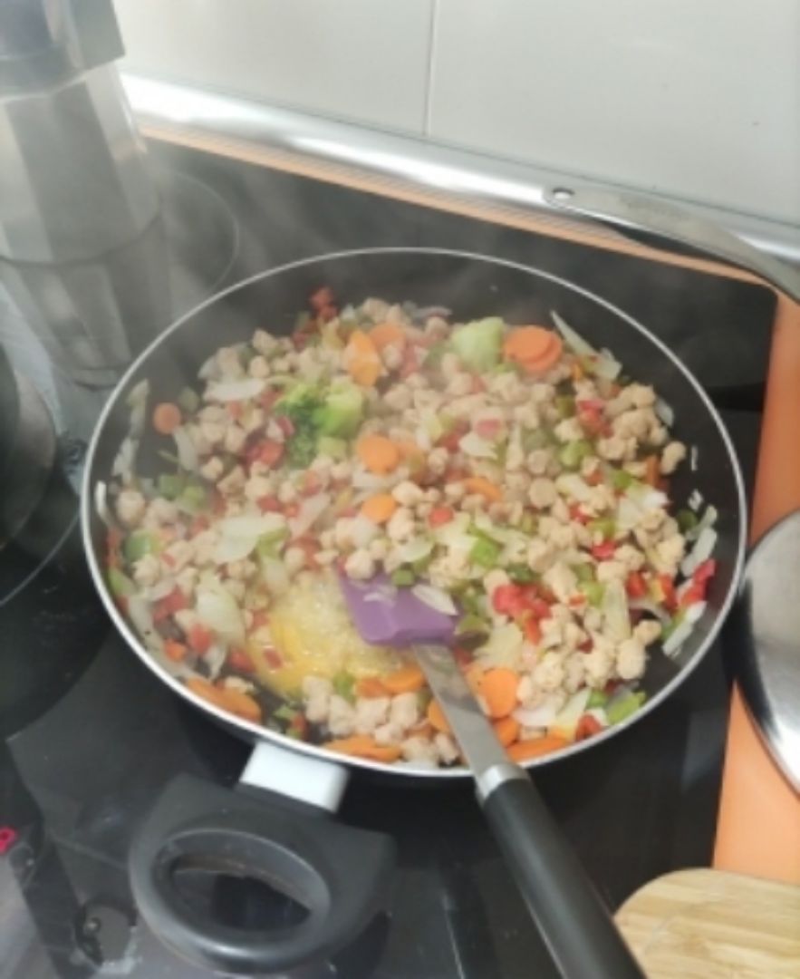 Fideos, soja texturizada y Verdú Fideos, soja texturizada y Verdú