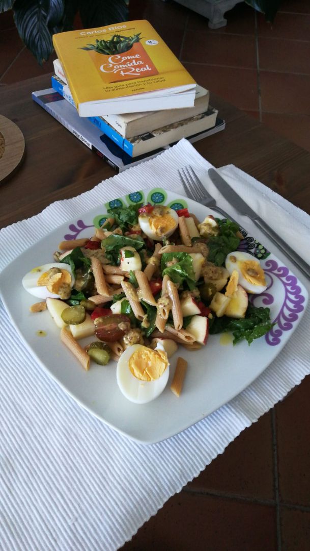 Ensalada de pasta de garbanzos y vinagreta de mostaza Ensalada de pasta de garbanzos y vinagreta de mostaza