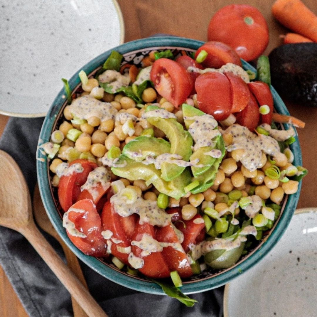 Ensalada de garbanzos con salsa de mostaza