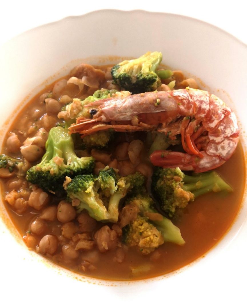 Garbanzos con gamba, merluza y brocoli Garbanzos con gamba, merluza y brocoli