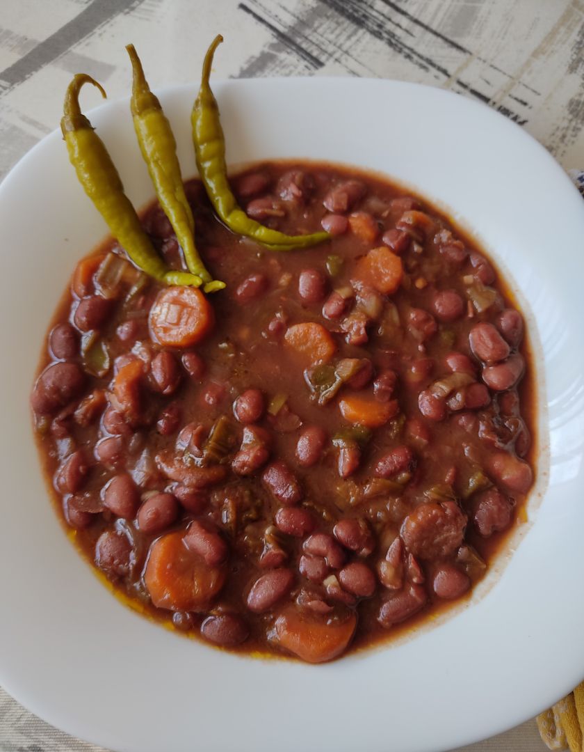 Alubias rojas de "ibeas" con verduras 