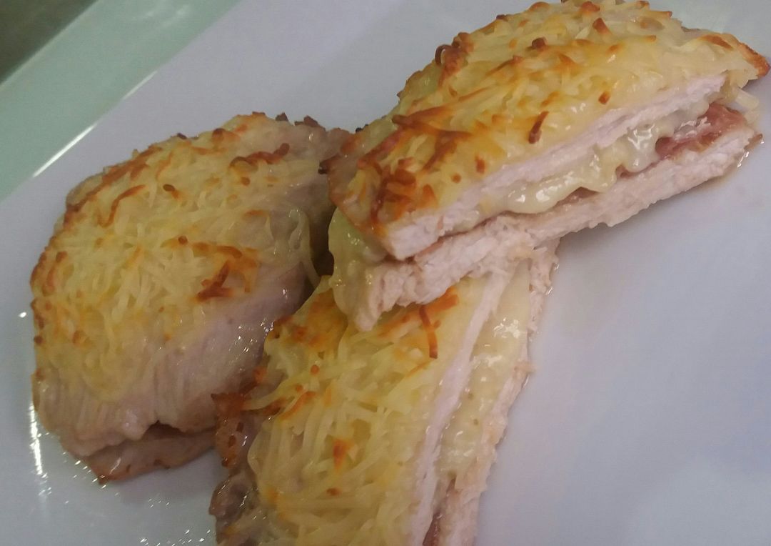 Milhojas de lomo, jamón y queso Milhojas de lomo, jamón y queso