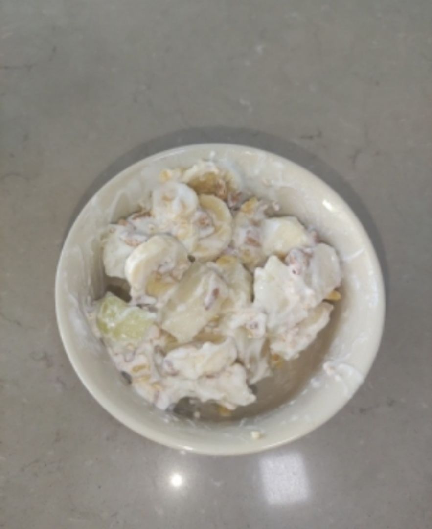 Fruta con yogur y cereales Fruta con yogur y cereales