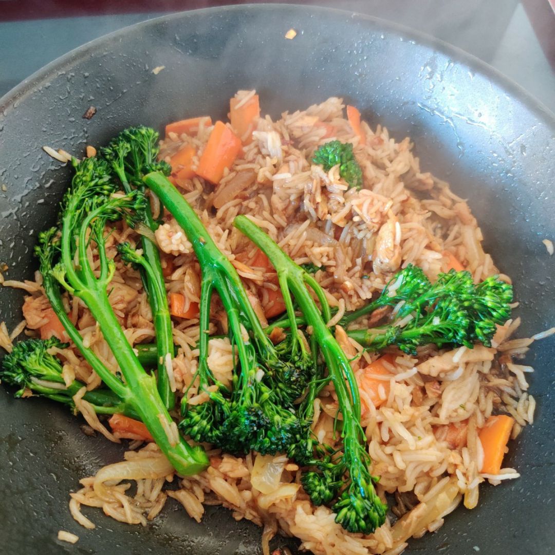 Arroz salteado con verduras y pollo Paso 3 Arroz salteado con verduras y pollo Paso 3