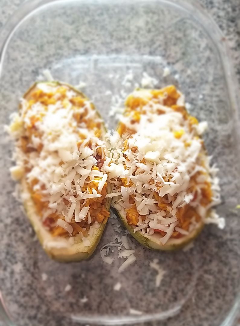 Calabacín relleno de arroz, pollo y verduras 🙂 Paso 4 Calabacín relleno de arroz, pollo y verduras 🙂 Paso 4