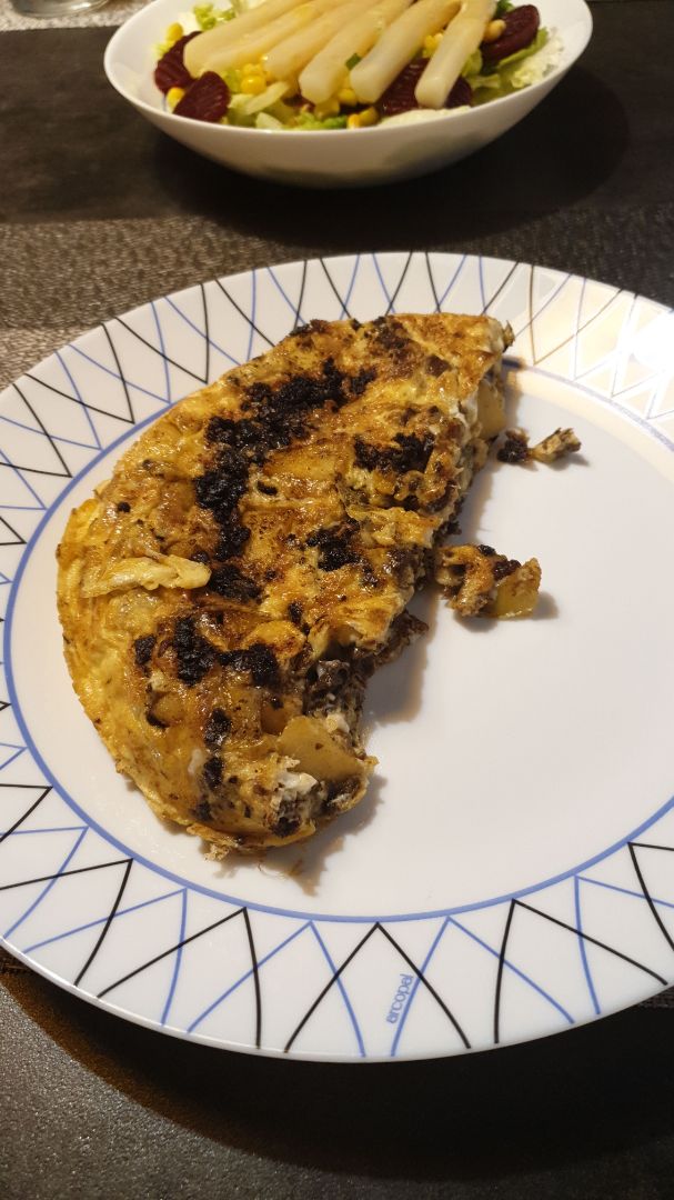 Tortilla de manzana y morcilla