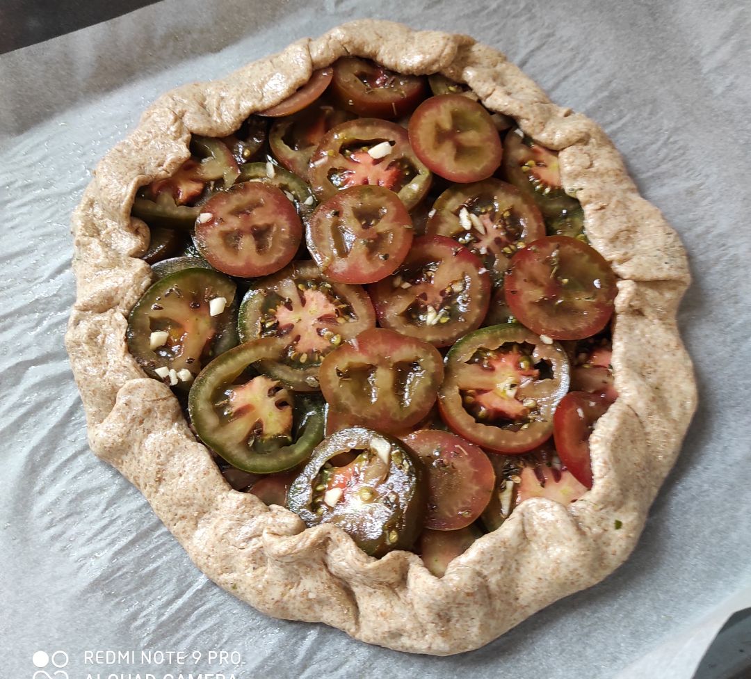 Torta salada de tomate al pesto 🍅🌱 Paso 3