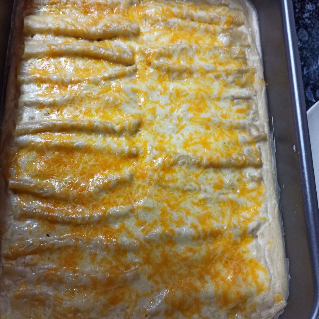 Canelones de merluza y gambas. Canelones de merluza y gambas.