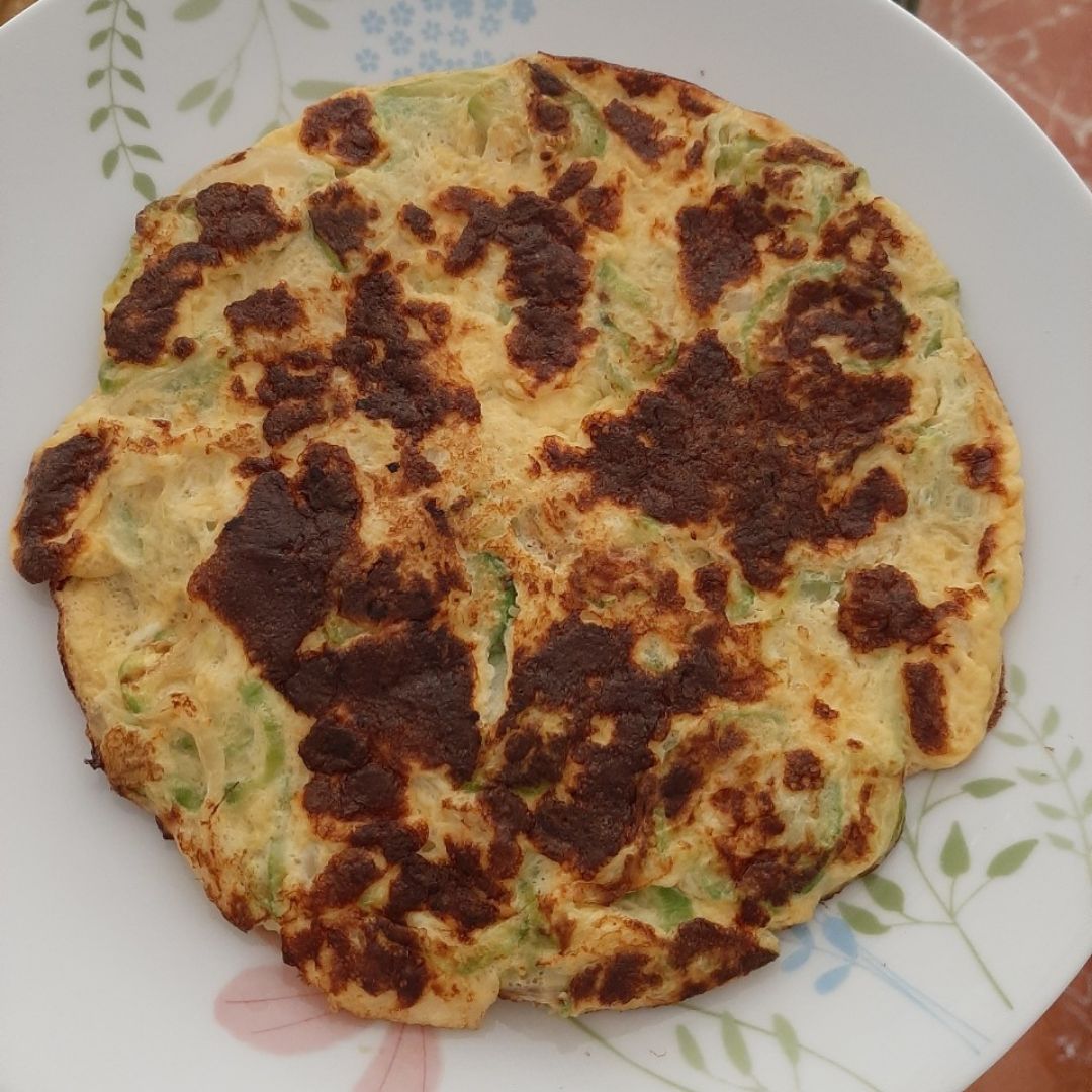 Tortilla de calabacin y cebolla