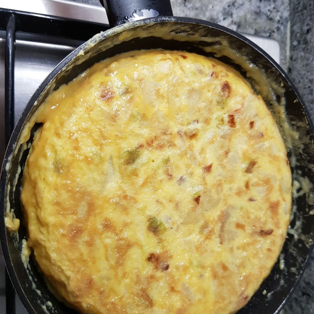 Tortilla de patatas con ajos tiernos Paso 3 Tortilla de patatas con ajos tiernos Paso 3