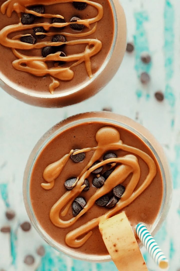 Batido proteico, vegano y sin gluten de chocolate y mantequilla de cachuete Batido proteico, vegano y sin gluten de chocolate y mantequilla de cachuete