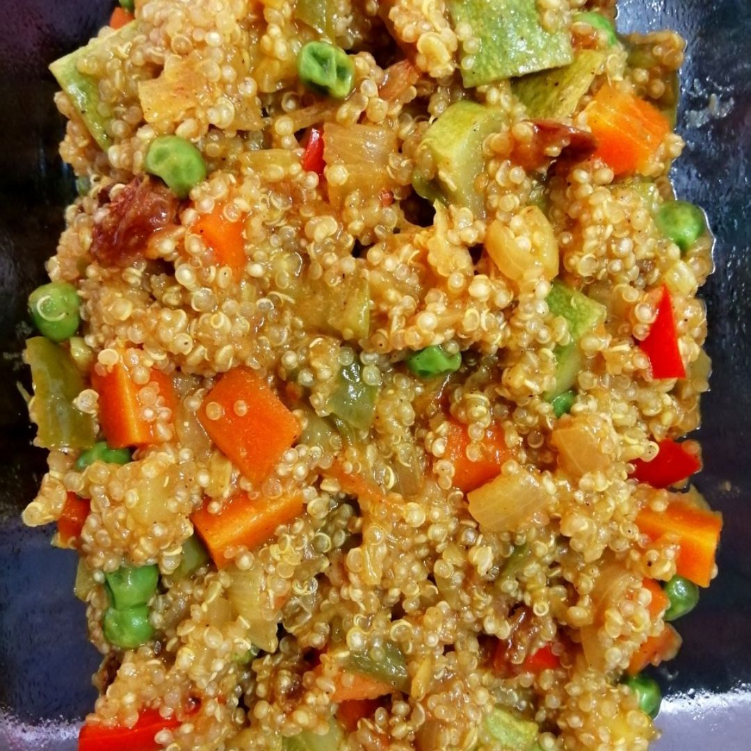 Quinoa con verduras y especias Quinoa con verduras y especias