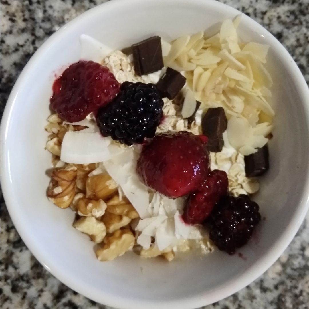 🍶 Bowl de yogur con frutos secos y frutos rojos Paso 2