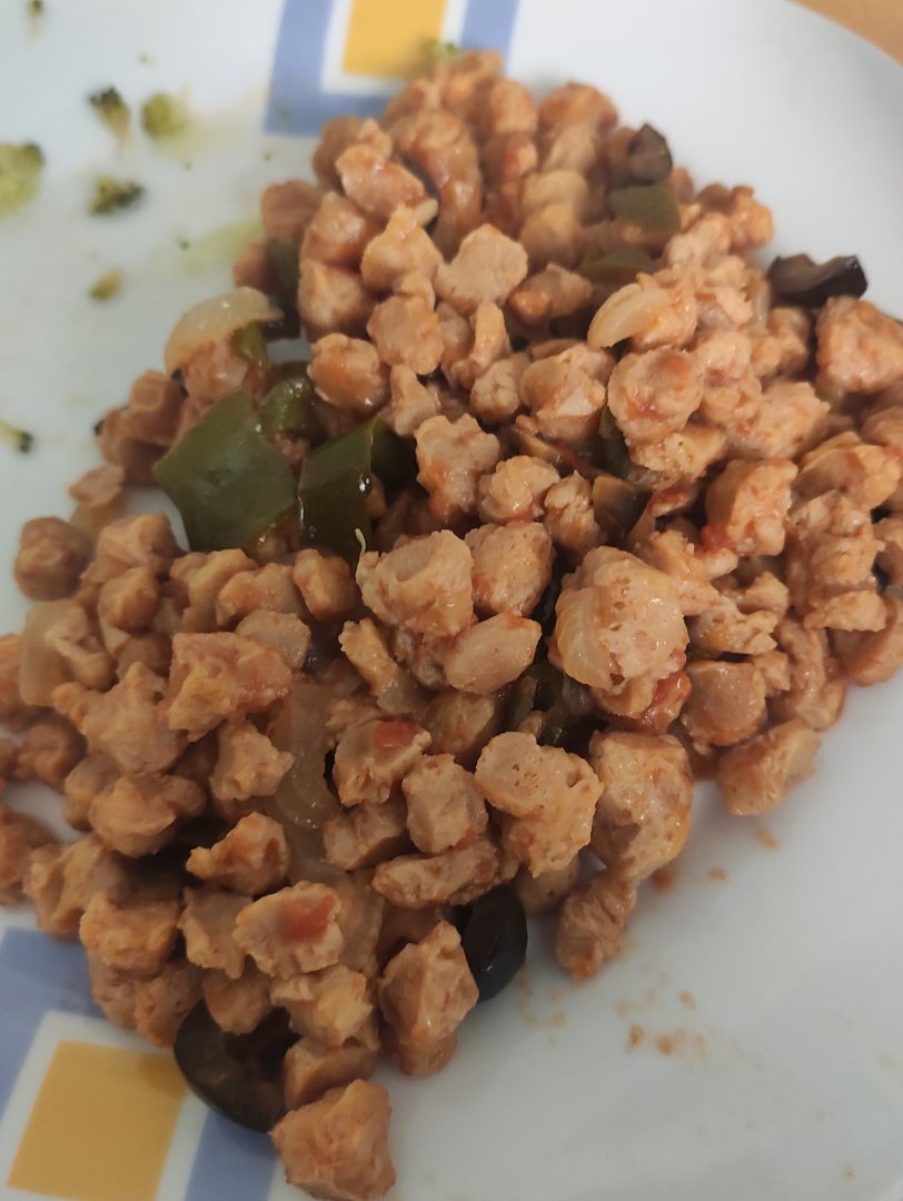 SOJA TEXTURIZADA CON PIMIENTO, CEBOLLA Y TOMATE TRITURADO