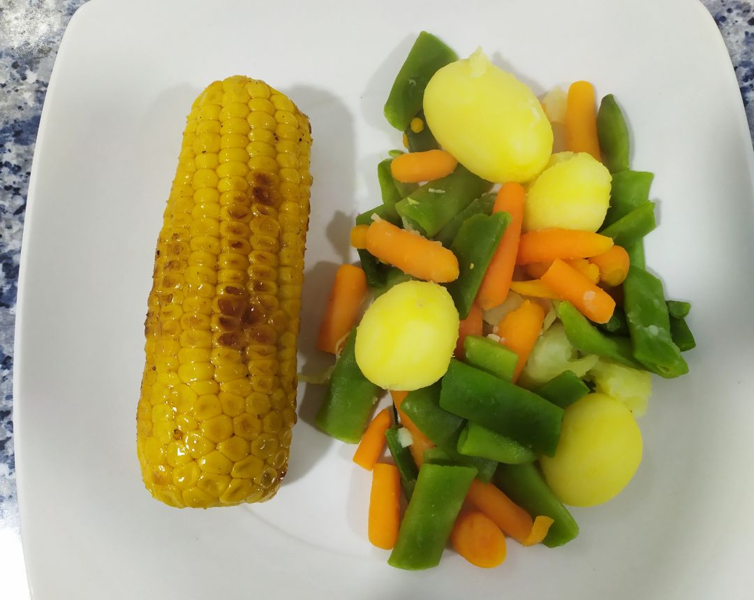 Mazorca de maiz 🌽 con verduritas baby 🥕🥔 Mazorca de maiz 🌽 con verduritas baby 🥕🥔