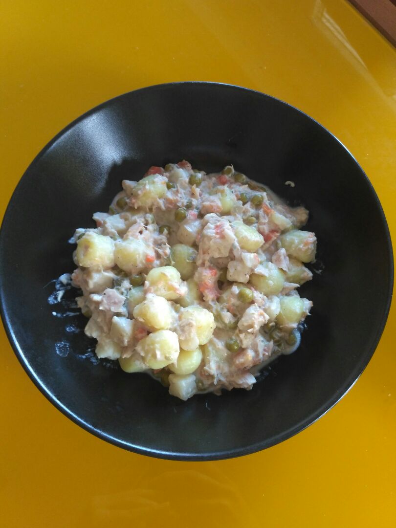 Gnocci con verdura y salsa de queso azul Gnocci con verdura y salsa de queso azul
