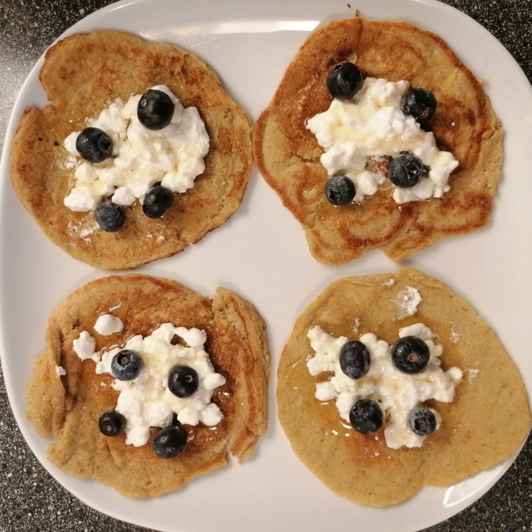 Pancakes de banana, avena y huevo Pancakes de banana, avena y huevo