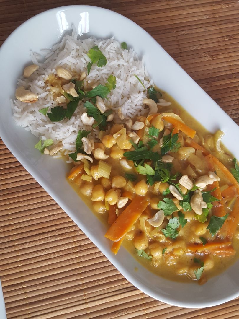 Curry de mango con garbanzos