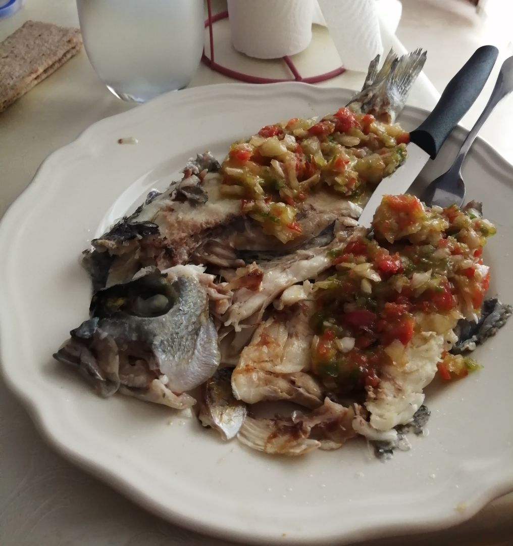 Dorada a la plancha con vinagreta de pimientos y cebolla #retommft Dorada a la plancha con vinagreta de pimientos y cebolla #retommft