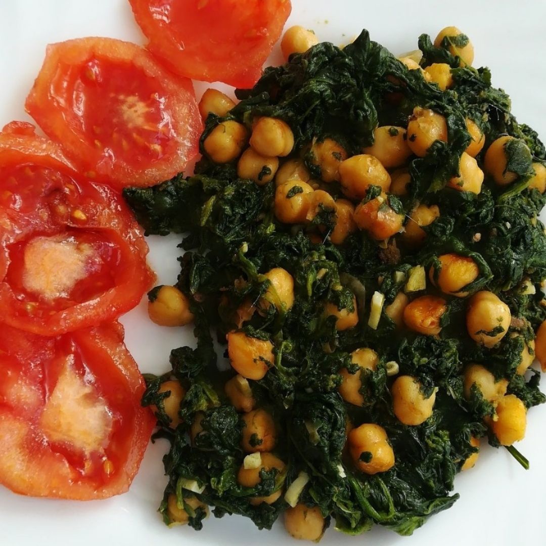 Garbanzos especiados con espinacas y anchoas 💥 Garbanzos especiados con espinacas y anchoas 💥