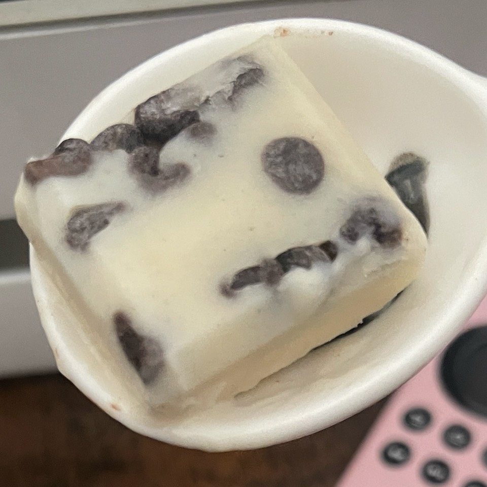 Helado proteico con virutas de chocolate Helado proteico con virutas de chocolate