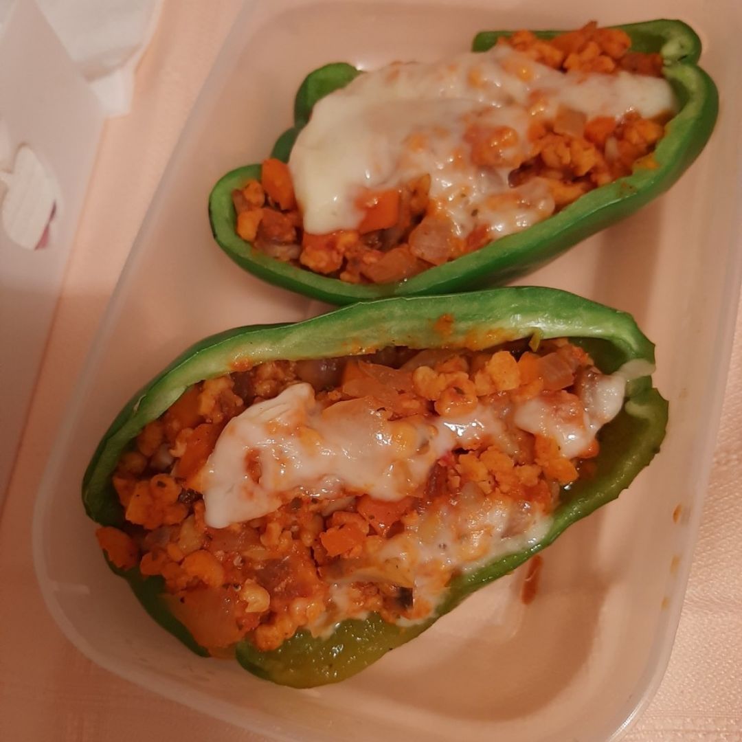Pimientos rellenos de soja texturizada y champiñones Pimientos rellenos de soja texturizada y champiñones