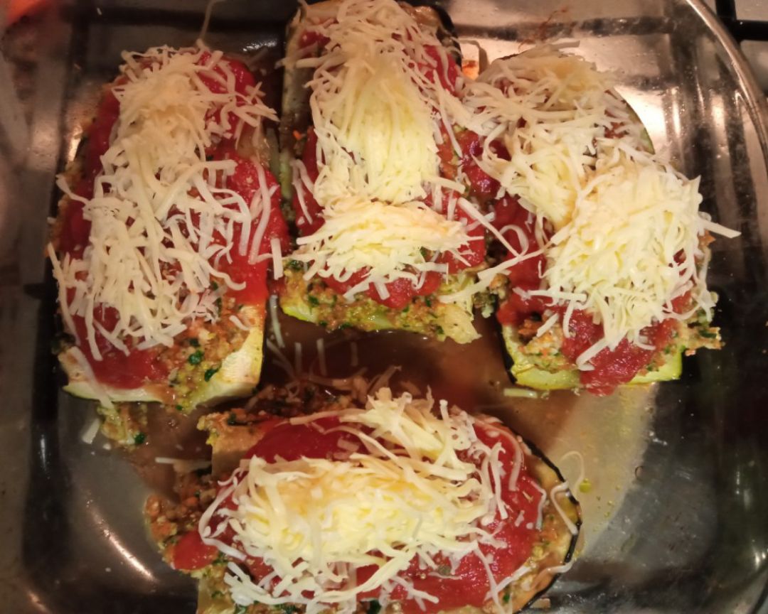 Calabacines rellenos de mijo y verduras Calabacines rellenos de mijo y verduras