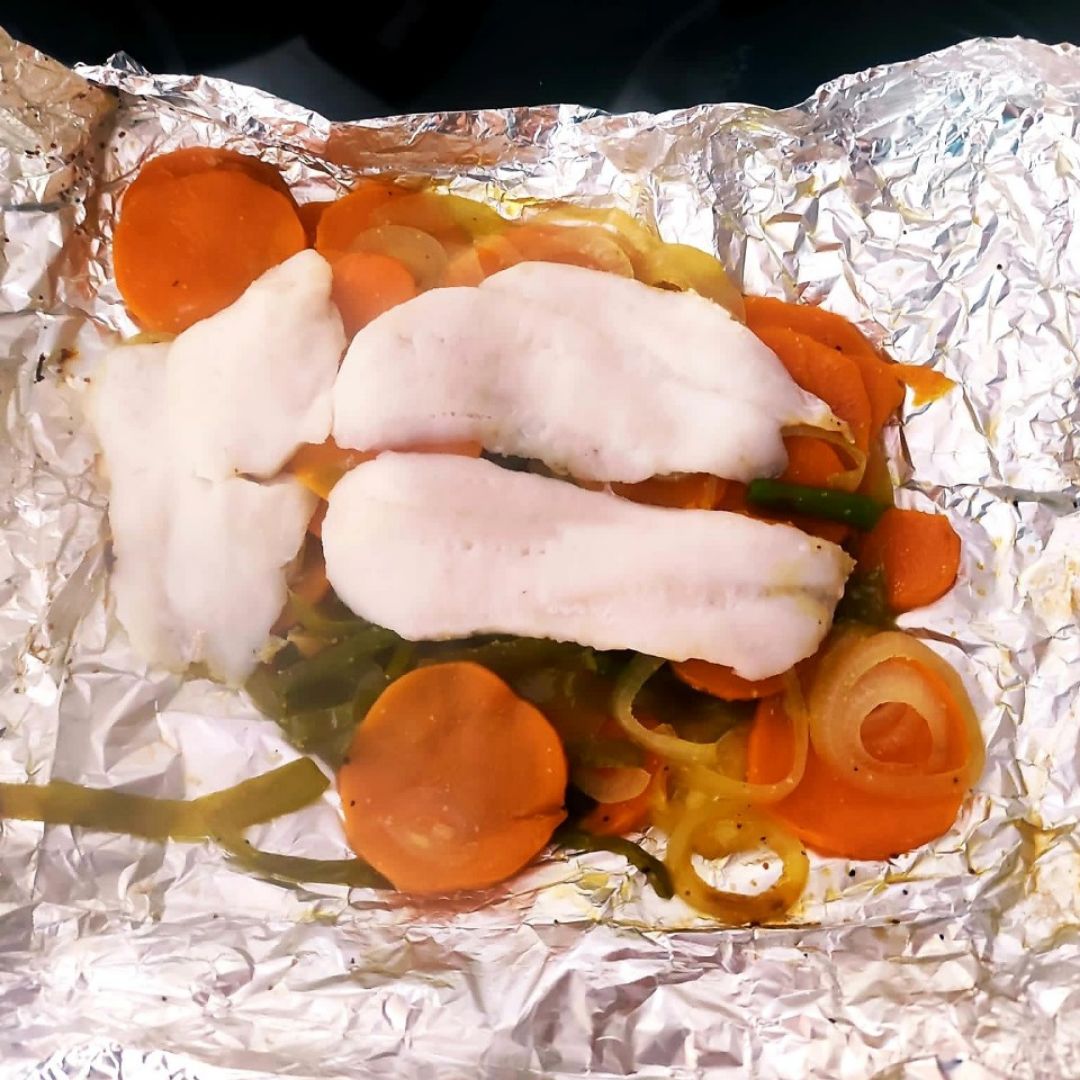 Merluza en papillote con batata y espárragos trigueros Paso 6 Merluza en papillote con batata y espárragos trigueros Paso 6