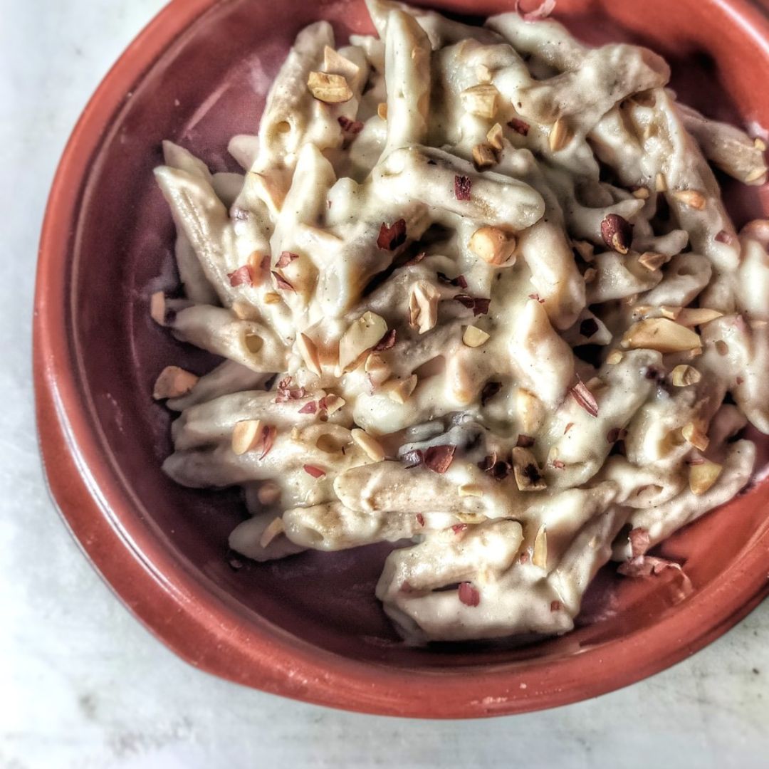 Macarrones con falsa nata de coliflor y almendras Macarrones con falsa nata de coliflor y almendras