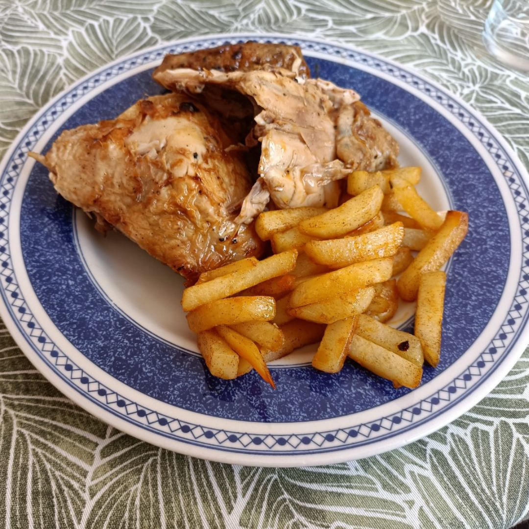 Pollo asado con patatas a la sartén Pollo asado con patatas a la sartén