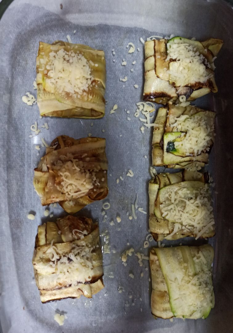 Paquetitos de calabacín con verduras,gorgonzola y frutos secos Paso 3 Paquetitos de calabacín con verduras,gorgonzola y frutos secos Paso 3