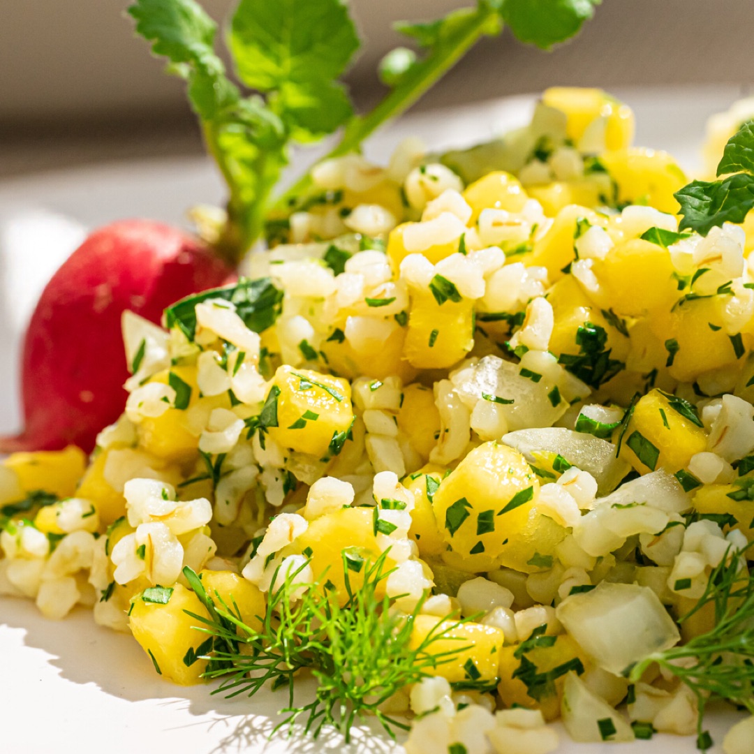 Tabule de mango a base de bulgur Paso 5