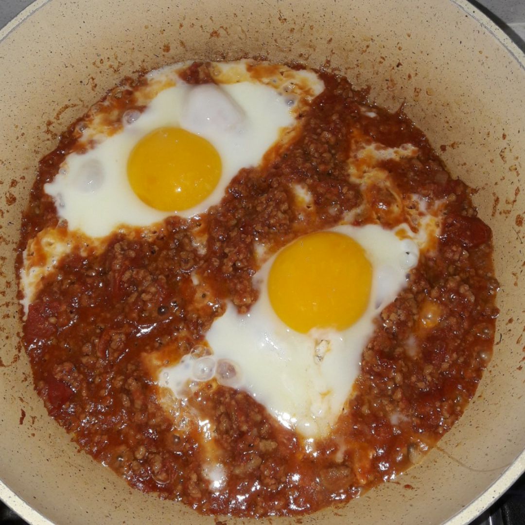 Uova al ragù Uova al ragù