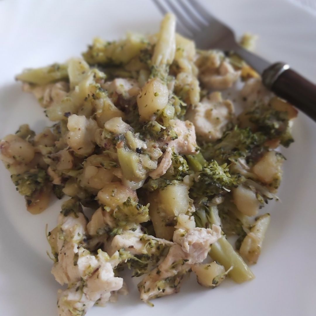 Salteado de pollo ,brocoli y patata