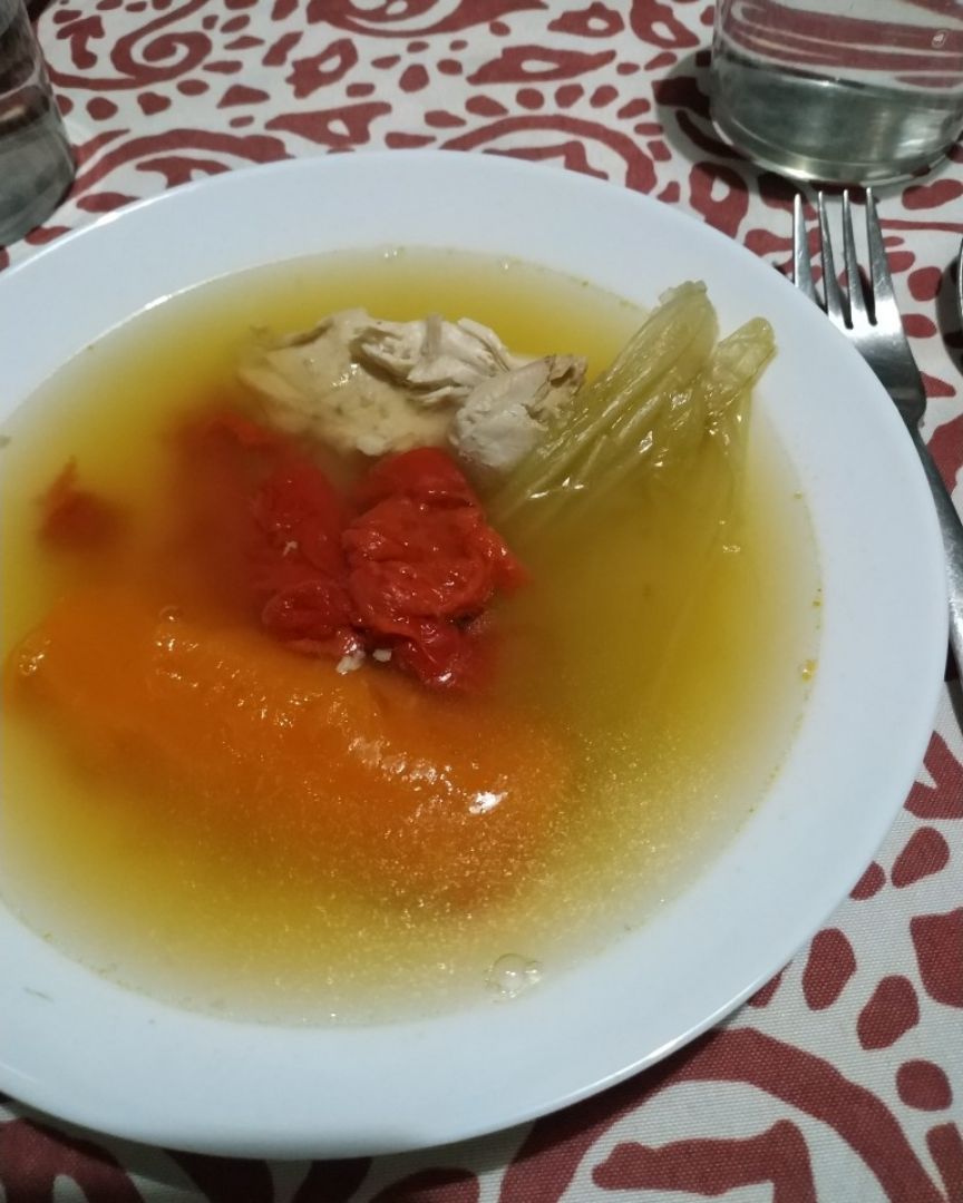 Sopa de verduras y pollo Sopa de verduras y pollo