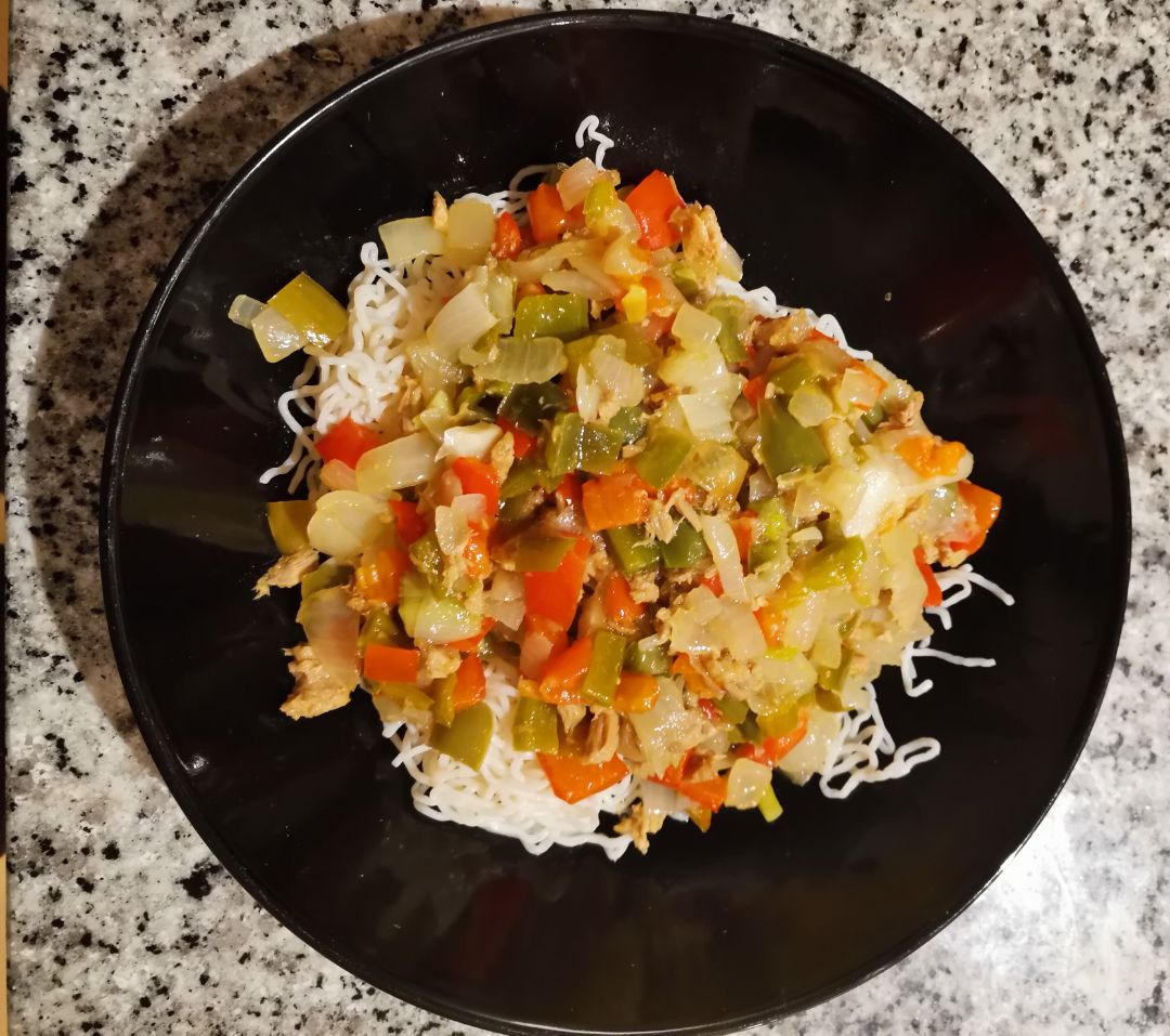 Fideos Konjac con verduras Fideos Konjac con verduras