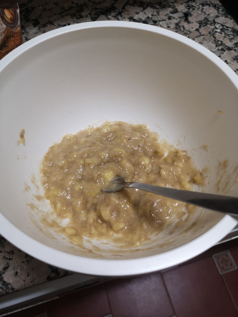 Banana bread en olla lenta Paso 1 Banana bread en olla lenta Paso 1