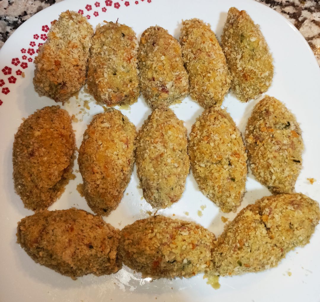 Croquetas de sacramentos (carne 🍗🍖 de cocido) Paso 2 Croquetas de sacramentos (carne 🍗🍖 de cocido) Paso 2