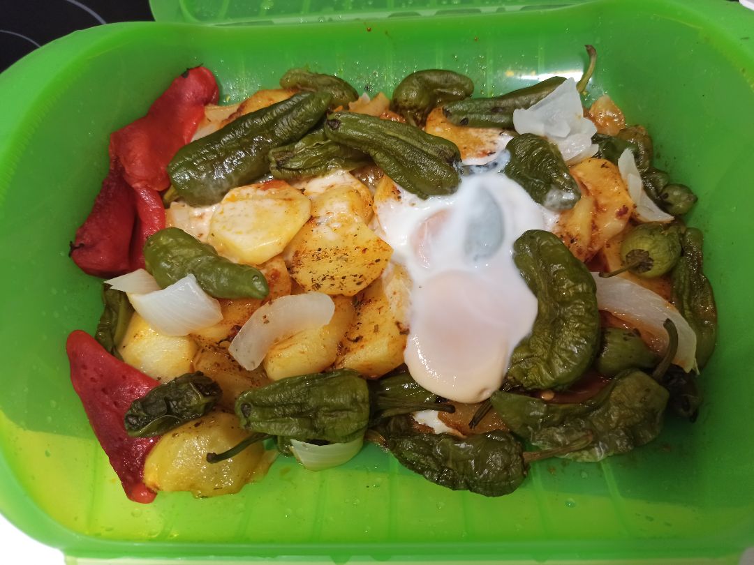 Patatas al lekue con verduritas Patatas al lekue con verduritas
